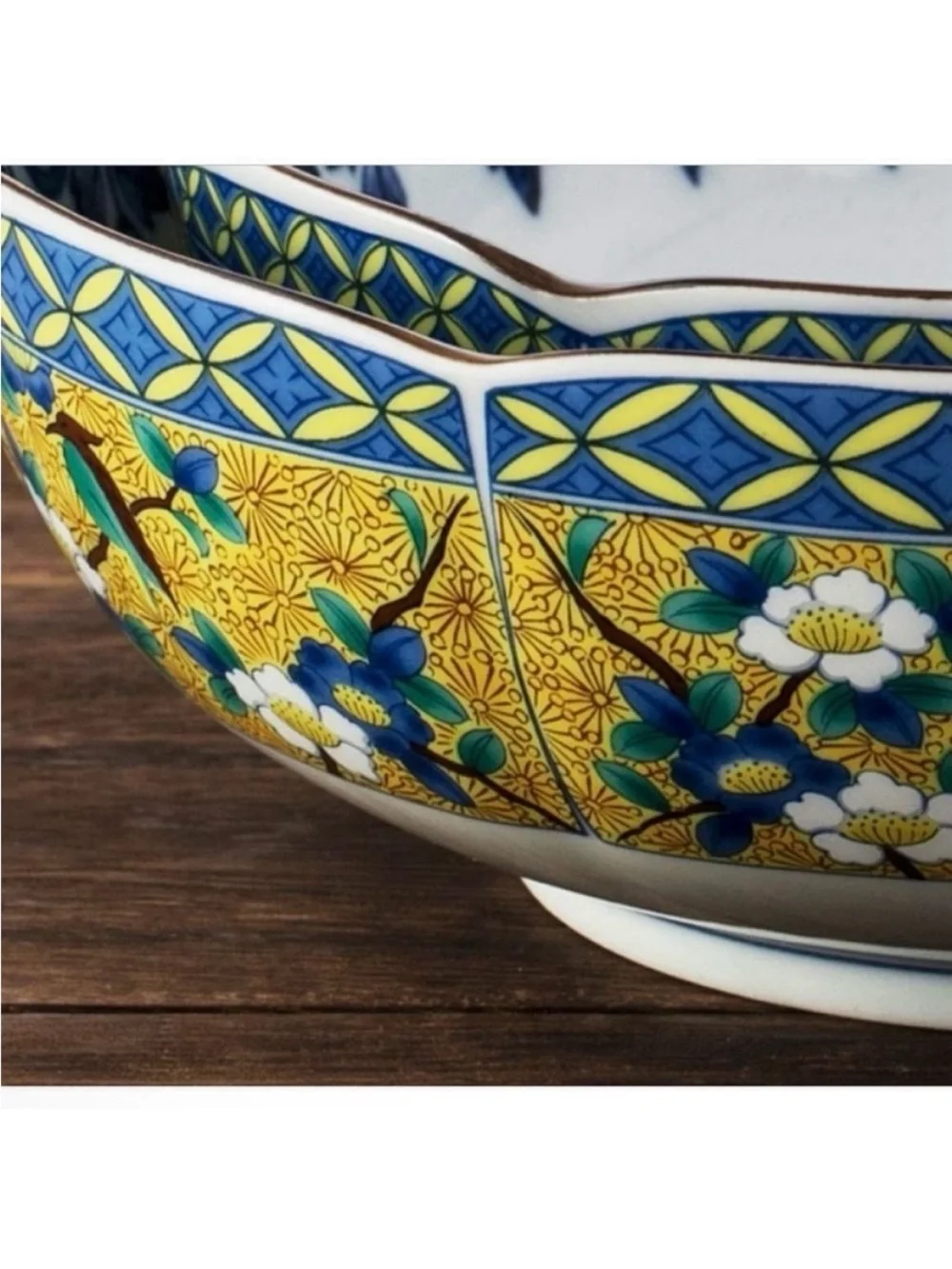 NWOT- Retro Bowl - Scalloped Porcelain Floral Bowl
